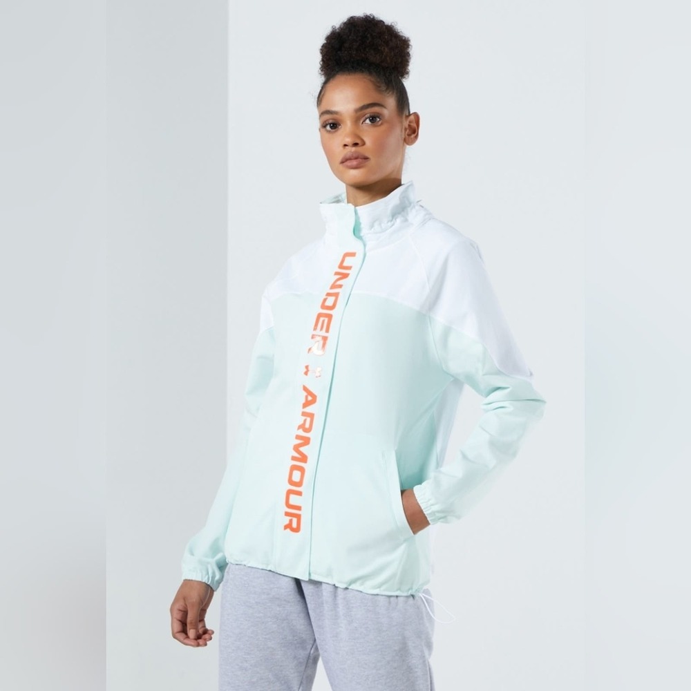 Under Armour Recover woven color block jacket, green and white, Large